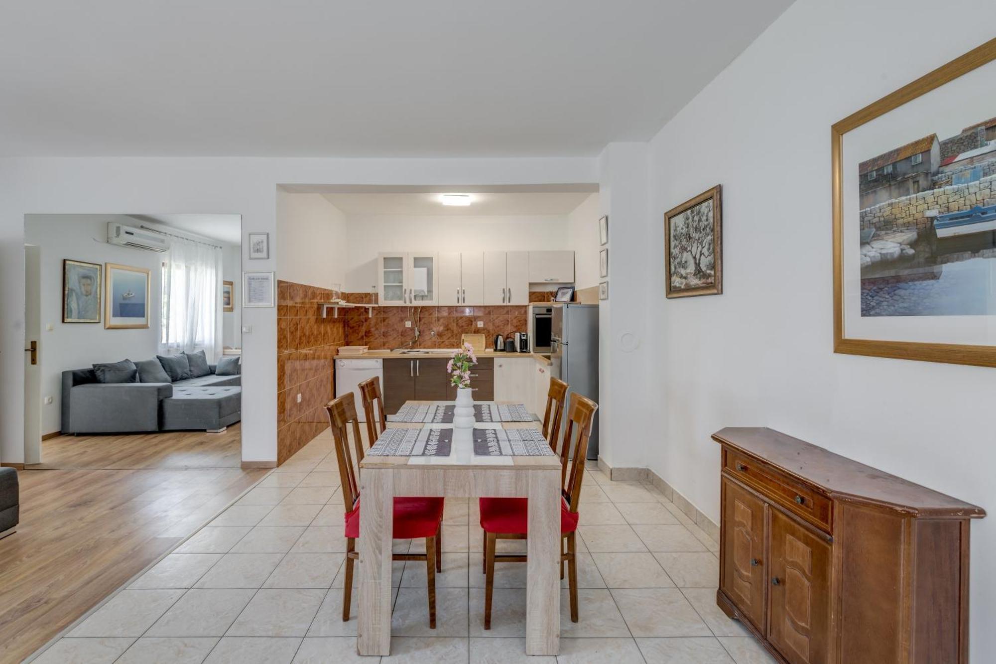 Beachfront Apartment Drazen, With Garden And Parking Split Exterior photo