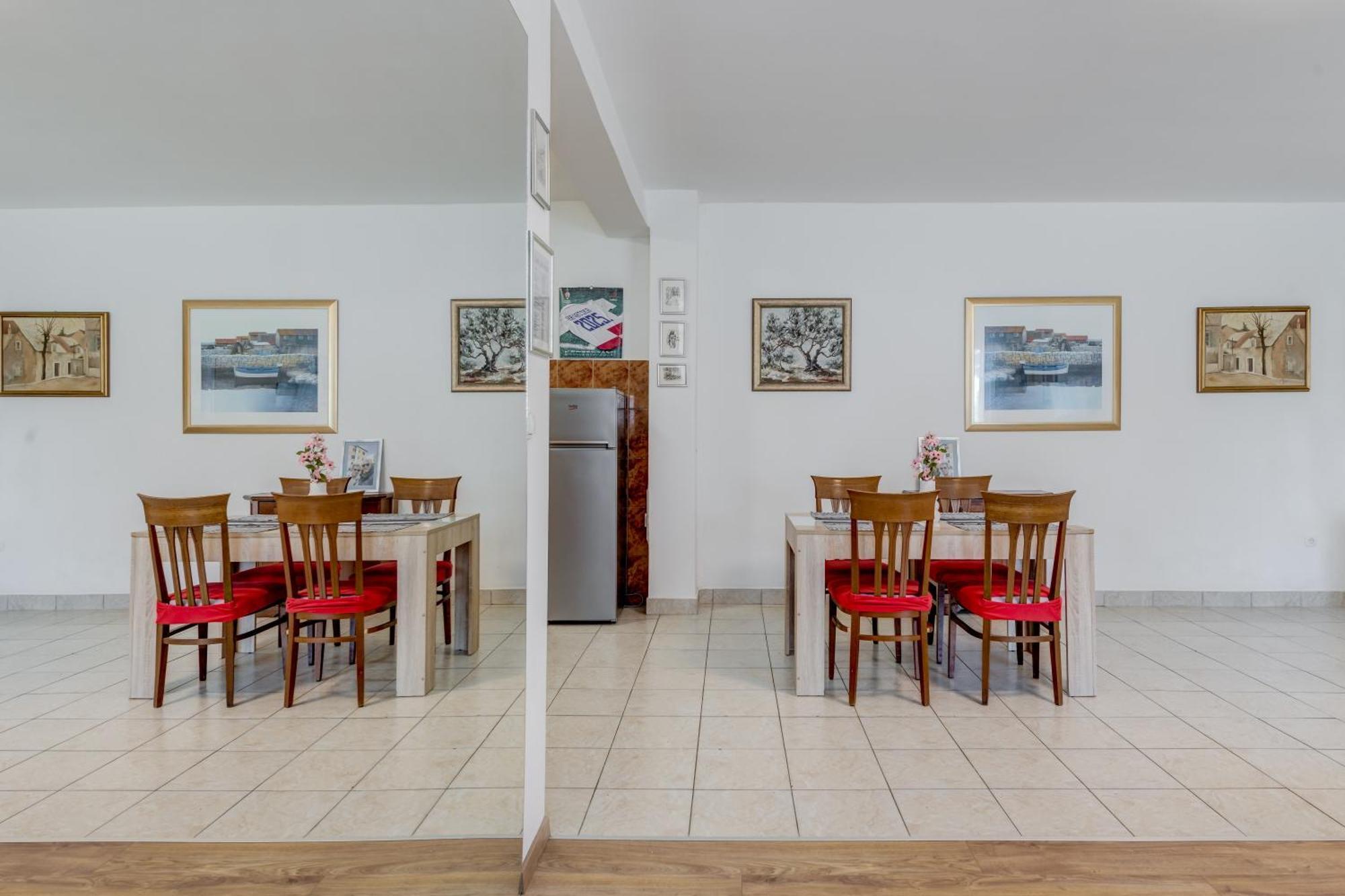 Beachfront Apartment Drazen, With Garden And Parking Split Exterior photo