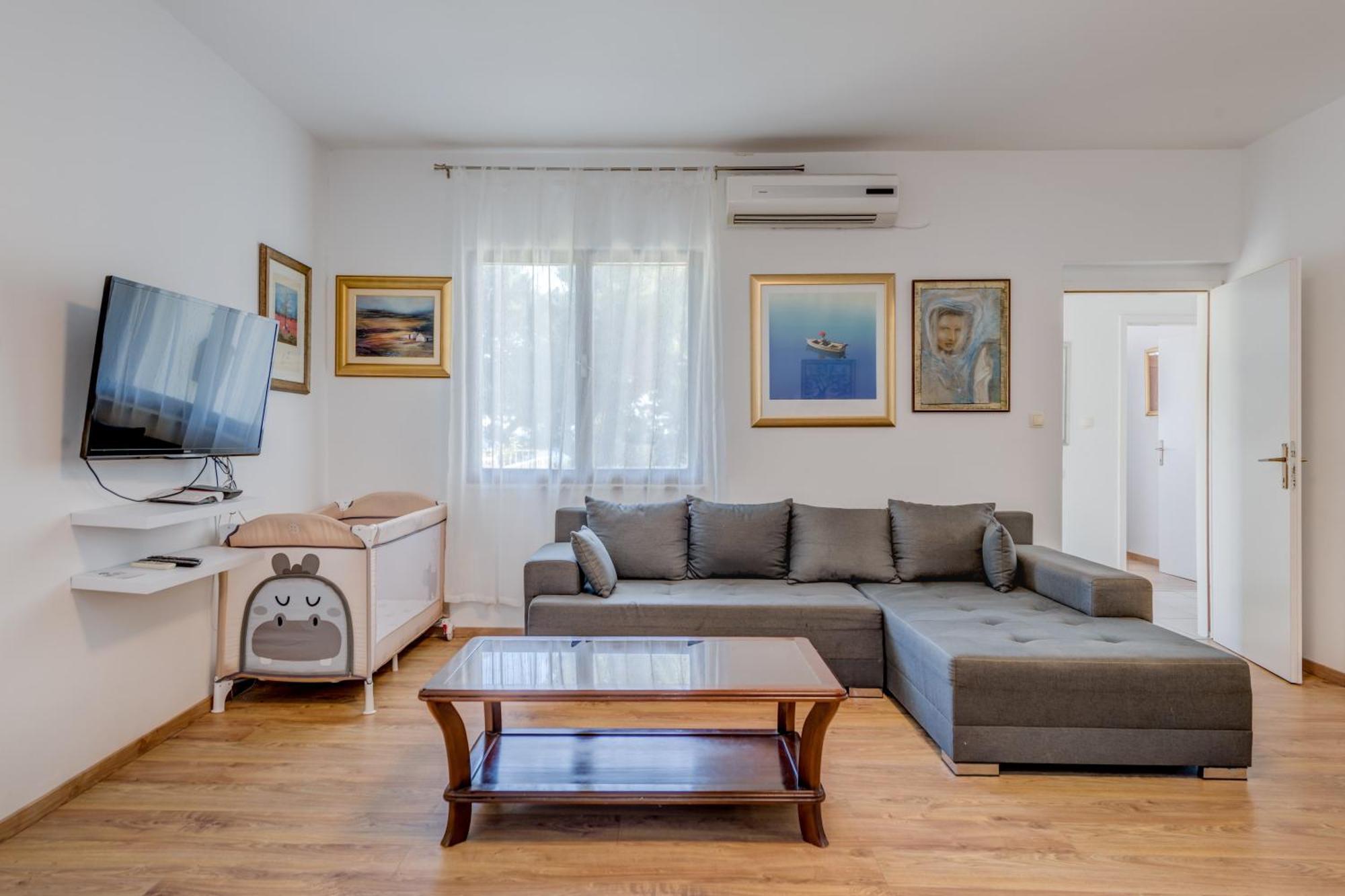 Beachfront Apartment Drazen, With Garden And Parking Split Exterior photo